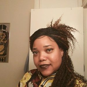 Meet your Posher, Denise