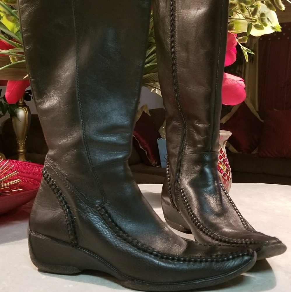 LIKE NEW Black leather tall boots-8