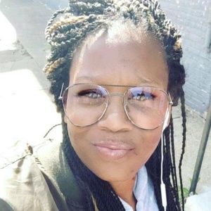 Meet your Posher, Cassandra