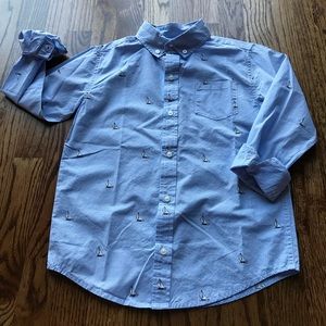 Janie and Jack size 8 button down w/ sailboats ⛵️