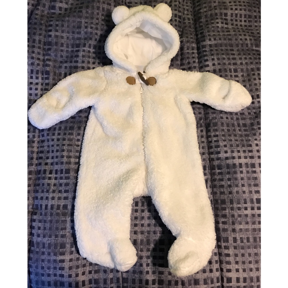 NWOT Carter’s Fluffy Bear Suit