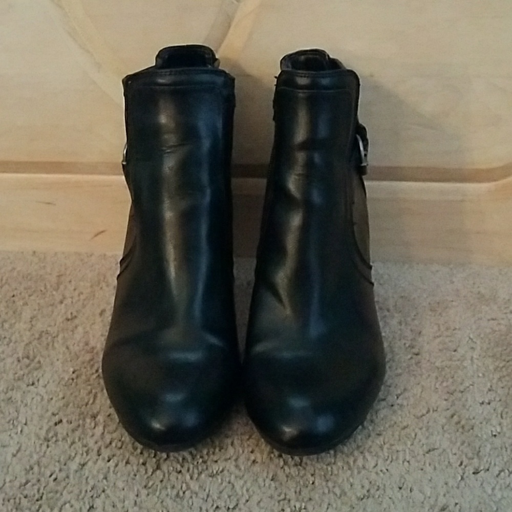 Heeled boots