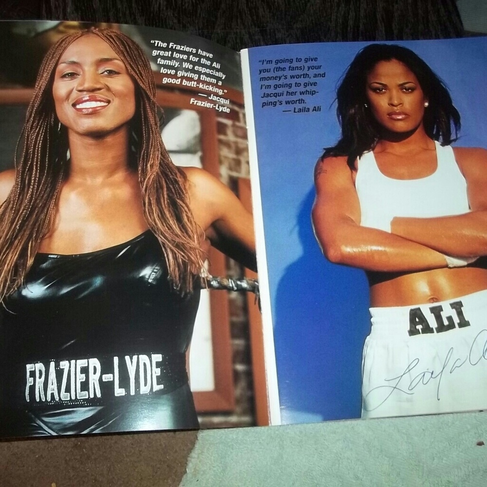 Laila Ali vs J Frazier Autograpged Fight Program