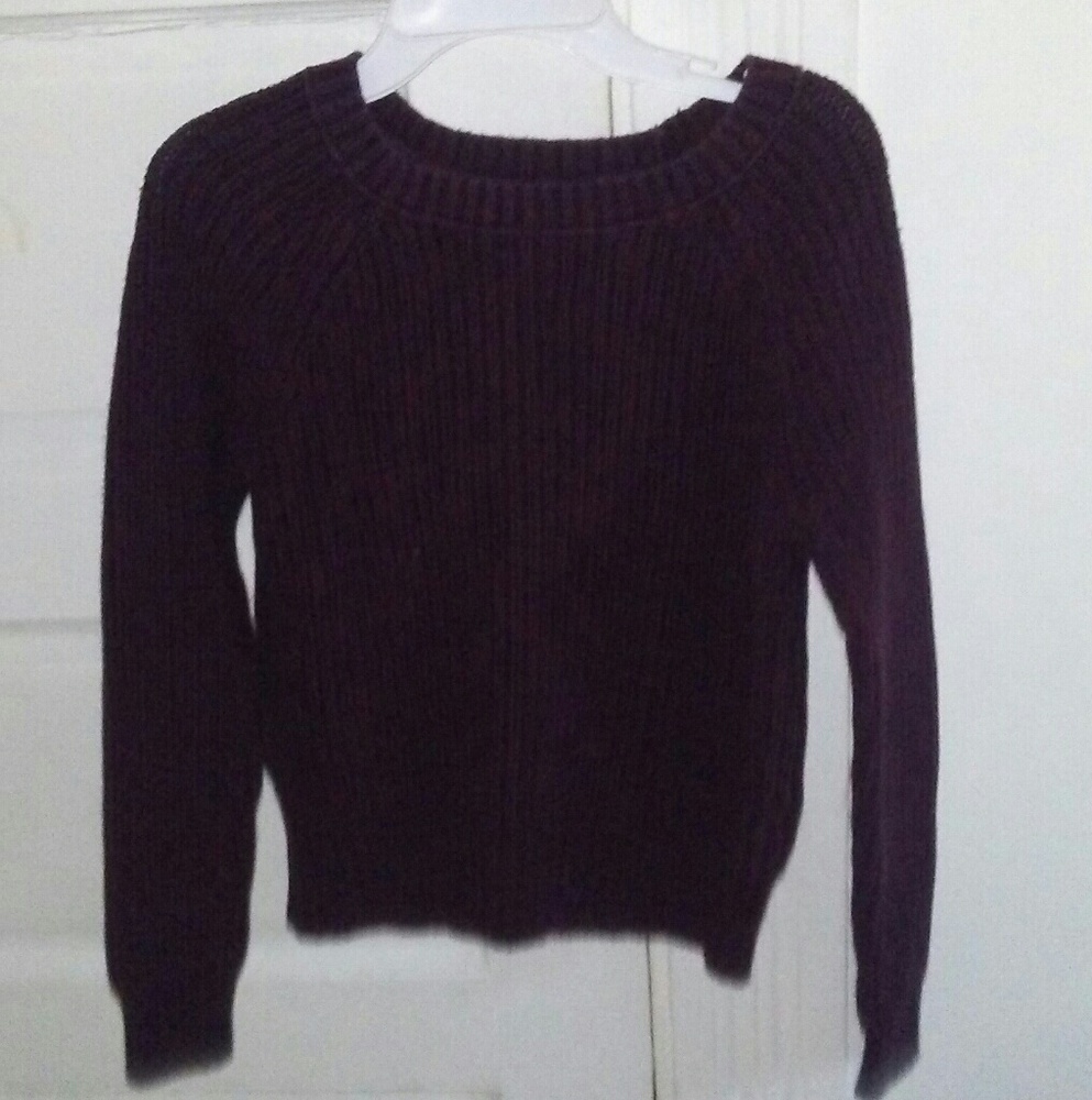 American eagle maroon sweatshirt