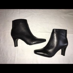 NWOT Black leather ankle boots
