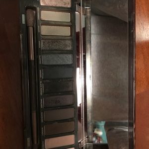 Naked Smoky Pallet