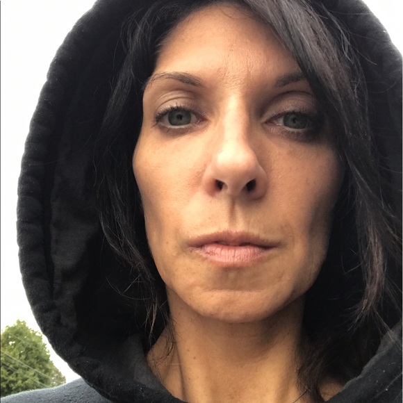 Meet your Posher, Amy - Picture 1 of 1