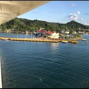 Meet your Posher, Carrie