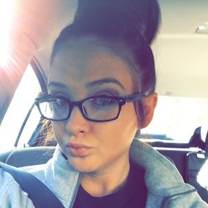 Meet your Posher, Kaitlyn