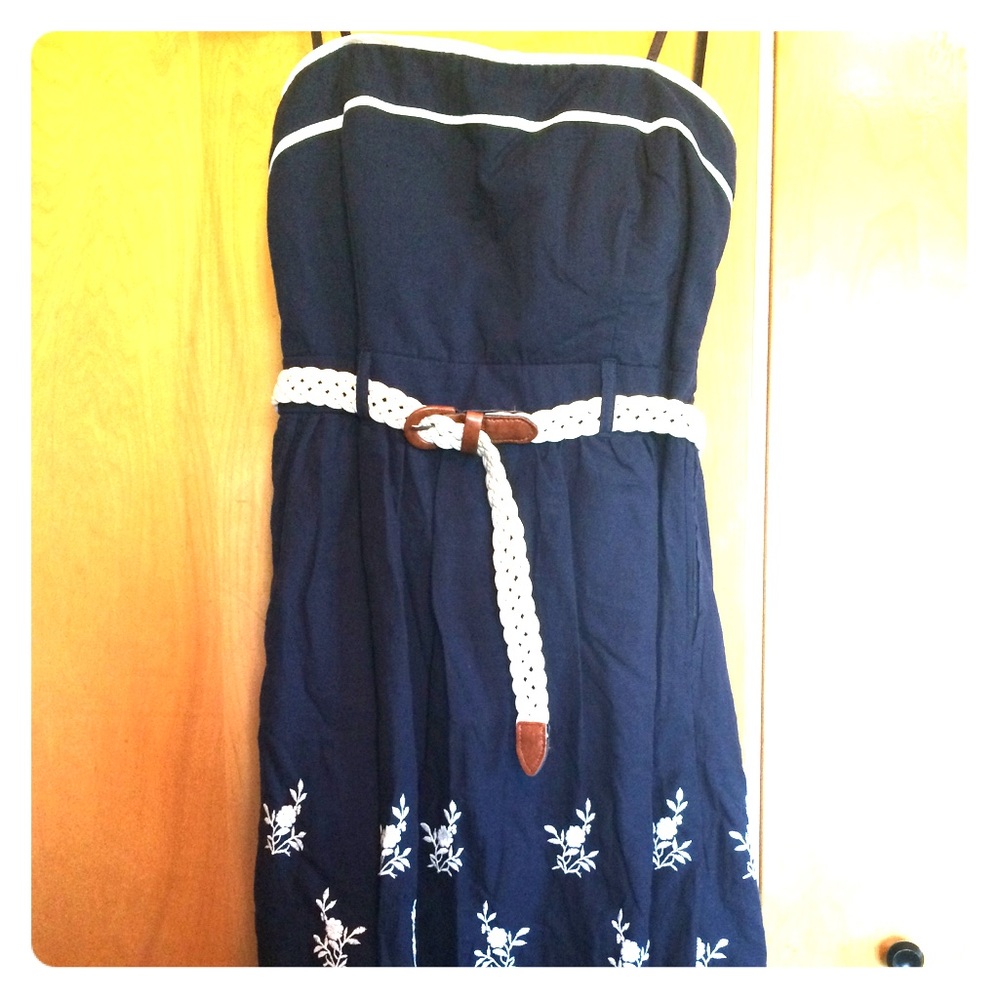 Navy with cream detail strapless dress