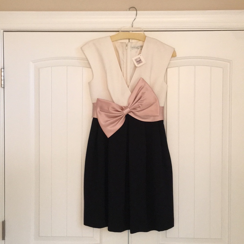 Trina Turk Pirroette Bow Black Dress Size 4