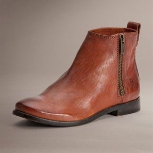 Anna outside zip shootie frye boot!