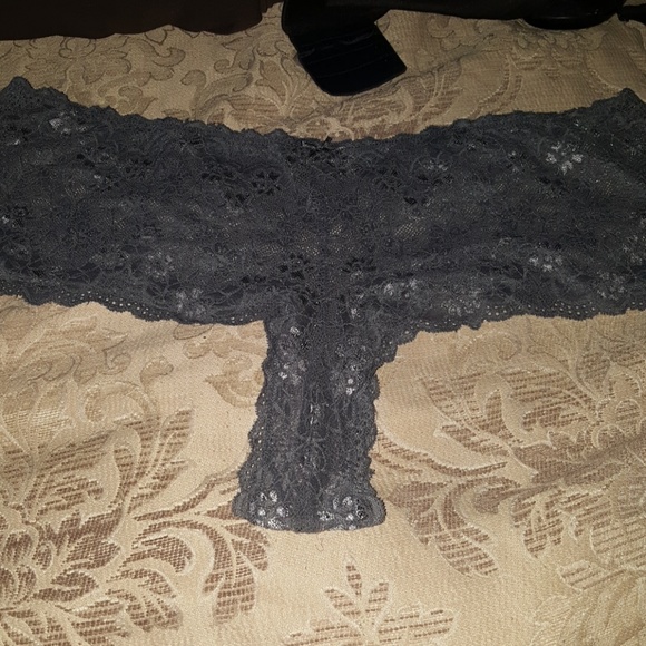 SOLD.  2 pair lace cheeky panties - Picture 5 of 6