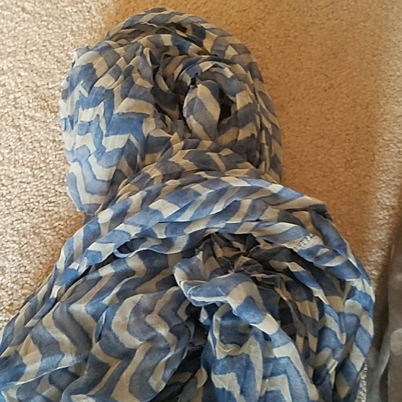 Fun Fashionable Infinity Scarf bundle - Picture 2 of 4
