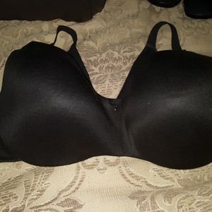 Black bra by Cacique