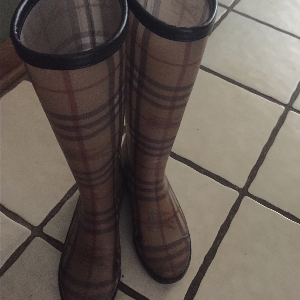 New out of box Burberry rain boots