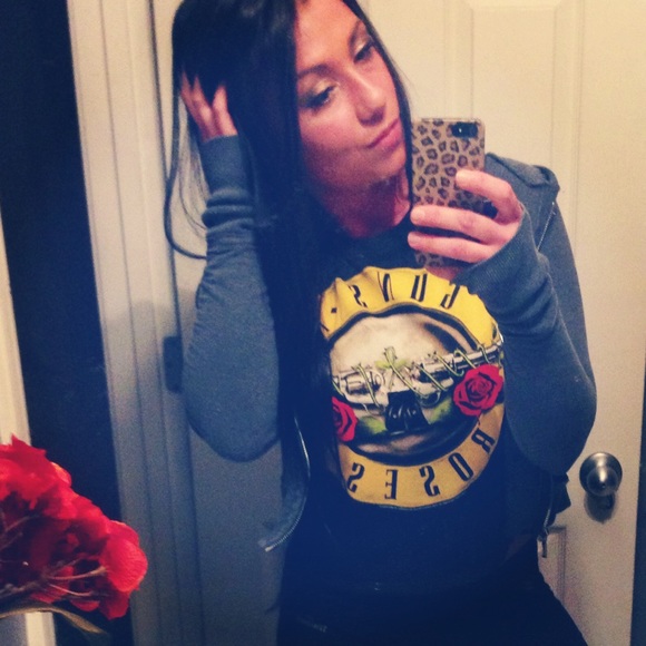 Meet your Posher, Sarah - Picture 3 of 4