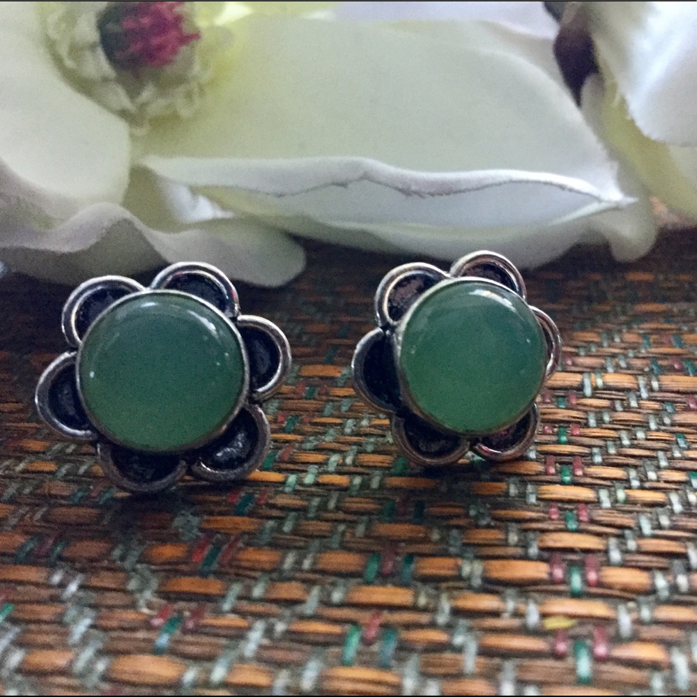 ⚜️Mint Green Stud Earrings⚜️