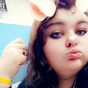 Meet your Posher, Chloe