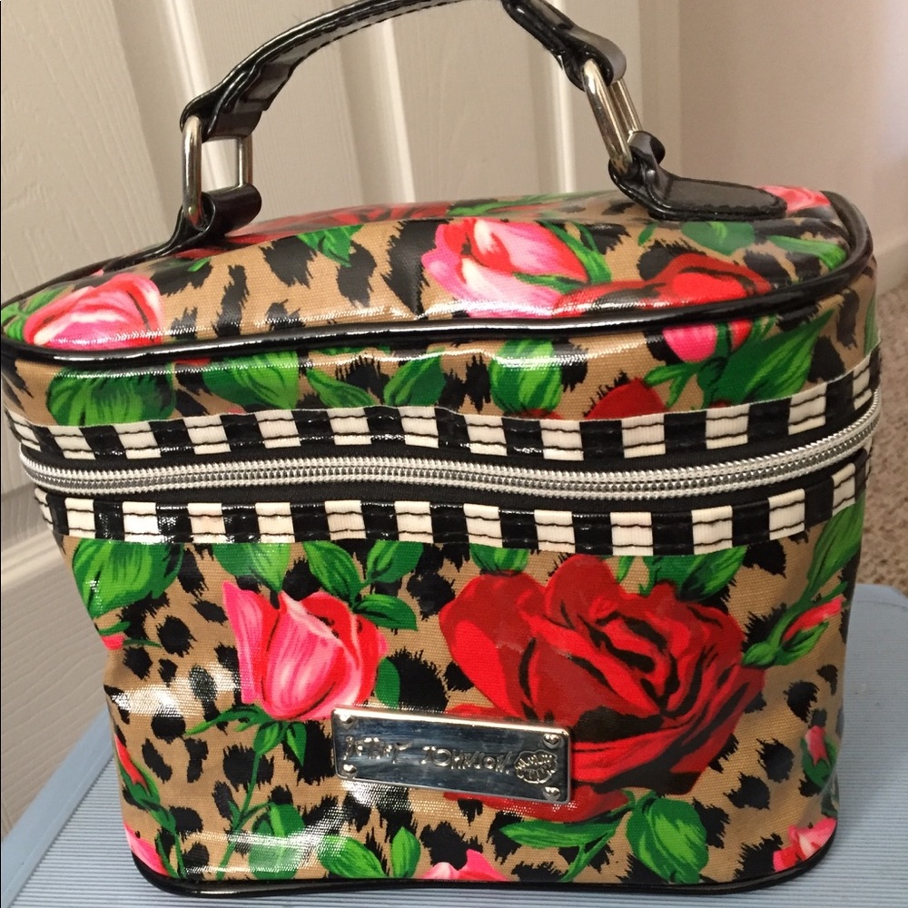 Betsey Johnson Toiletry Bag