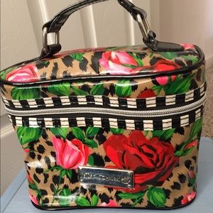 Betsey Johnson Toiletry Bag