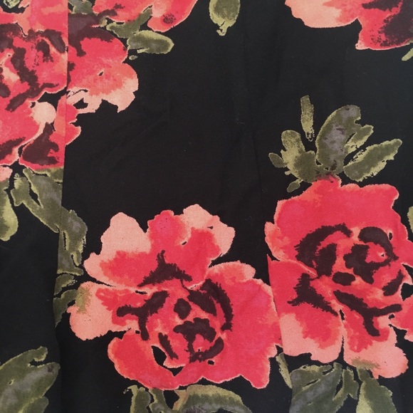 Kimchi Blue UO - floral high waisted shorts - Picture 4 of 5