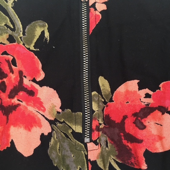 Kimchi Blue UO - floral high waisted shorts - Picture 3 of 5