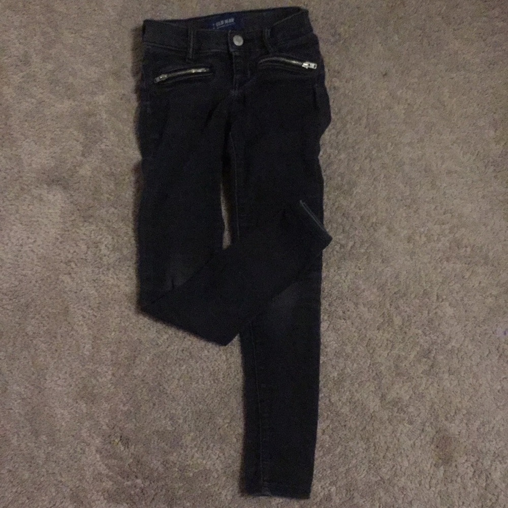 I am selling a black skinny jeans