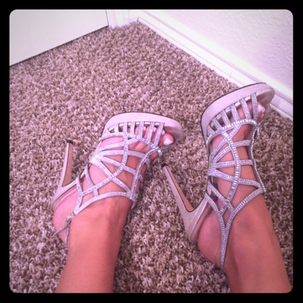 Sold Gorgeous strappy blingy heels