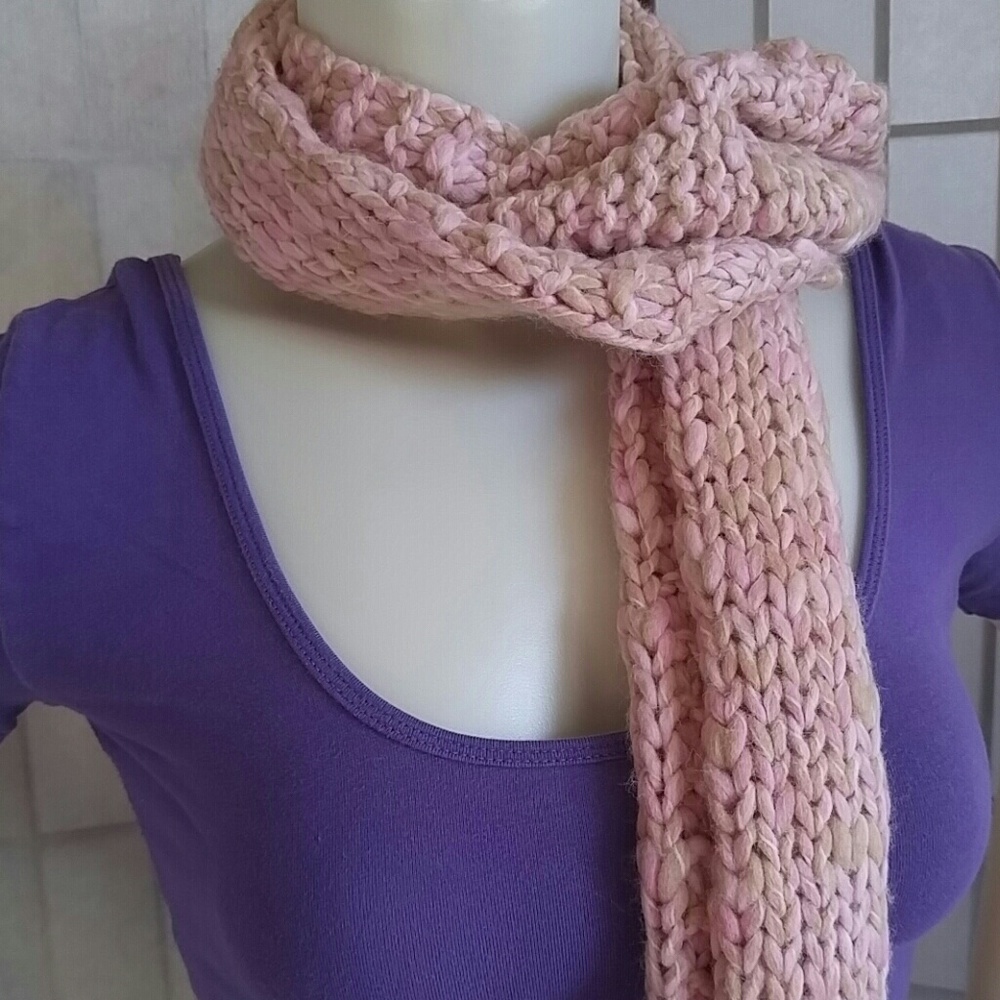 Scarf - Picture 2 of 8