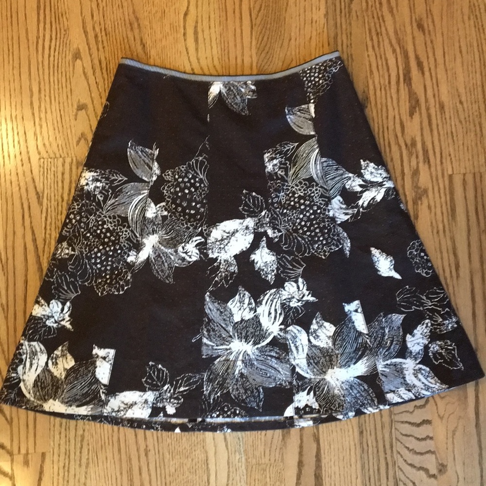 Ann Taylor petites brown and white flower skirt