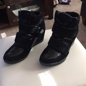 Woman’s Sneaker Boot/Wedge