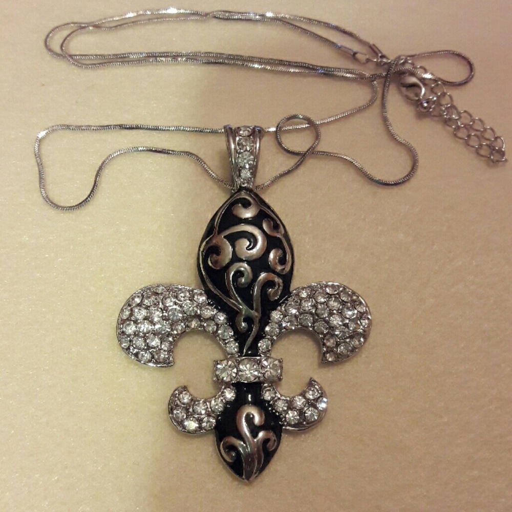 DebbBees #153 Fluer-de-lies Necklace