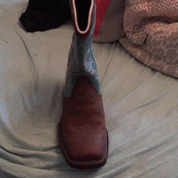 Ladies Gypsy Justin boots size8-1/2 B. Brand new - Picture 2 of 4