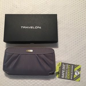 Travelon RFID Wallet/Wristlet