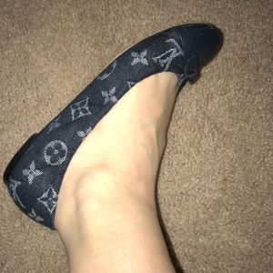 Louis Vuitton flat shoes size 37