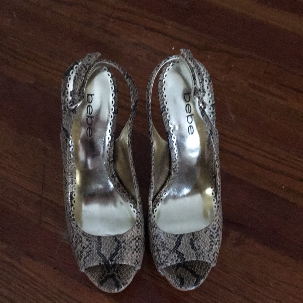 Bebe size 6 heels