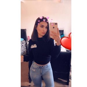 Meet your Posher, Isabel