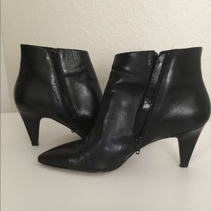Nine West black leather