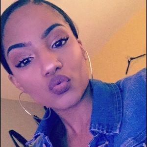 Meet your Posher, Jasmine