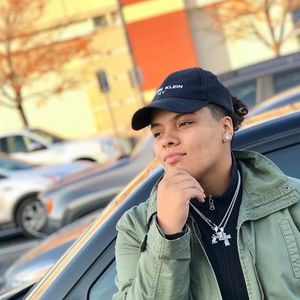 Meet your Posher, Kiana