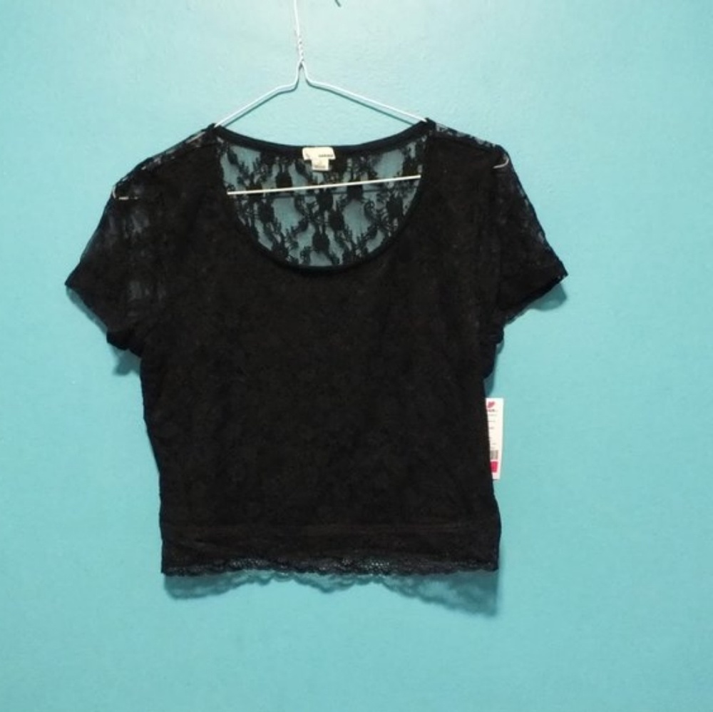 Garage lace crop top