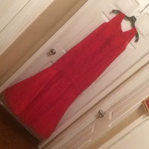 Sleeveless, floor length, trumpet gown!