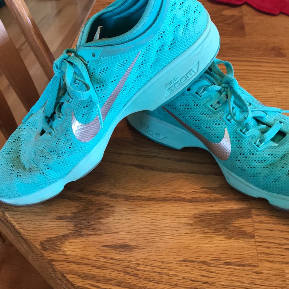 Nike Zoom Tennis Shoes