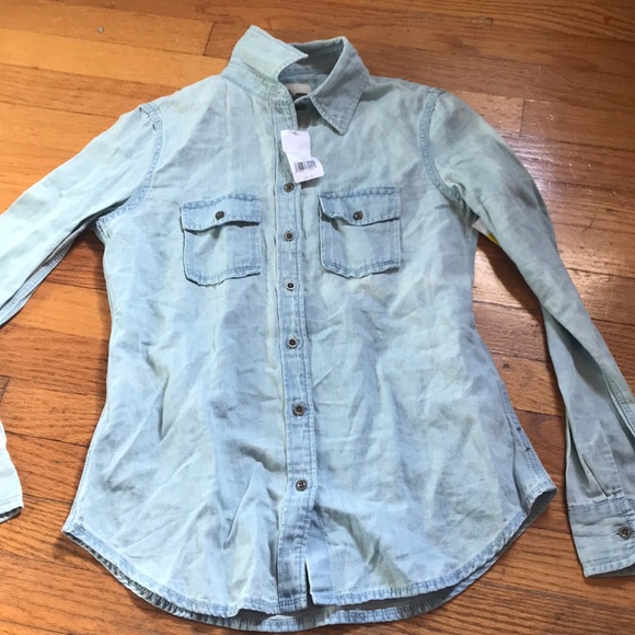 Banana Republic Tops - NWT banana republic button down