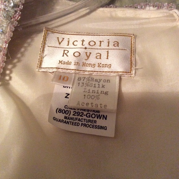 Victoria Royal hand-beaded elegant evening gown - Picture 4 of 6