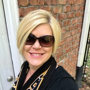 Meet your Posher, Angie