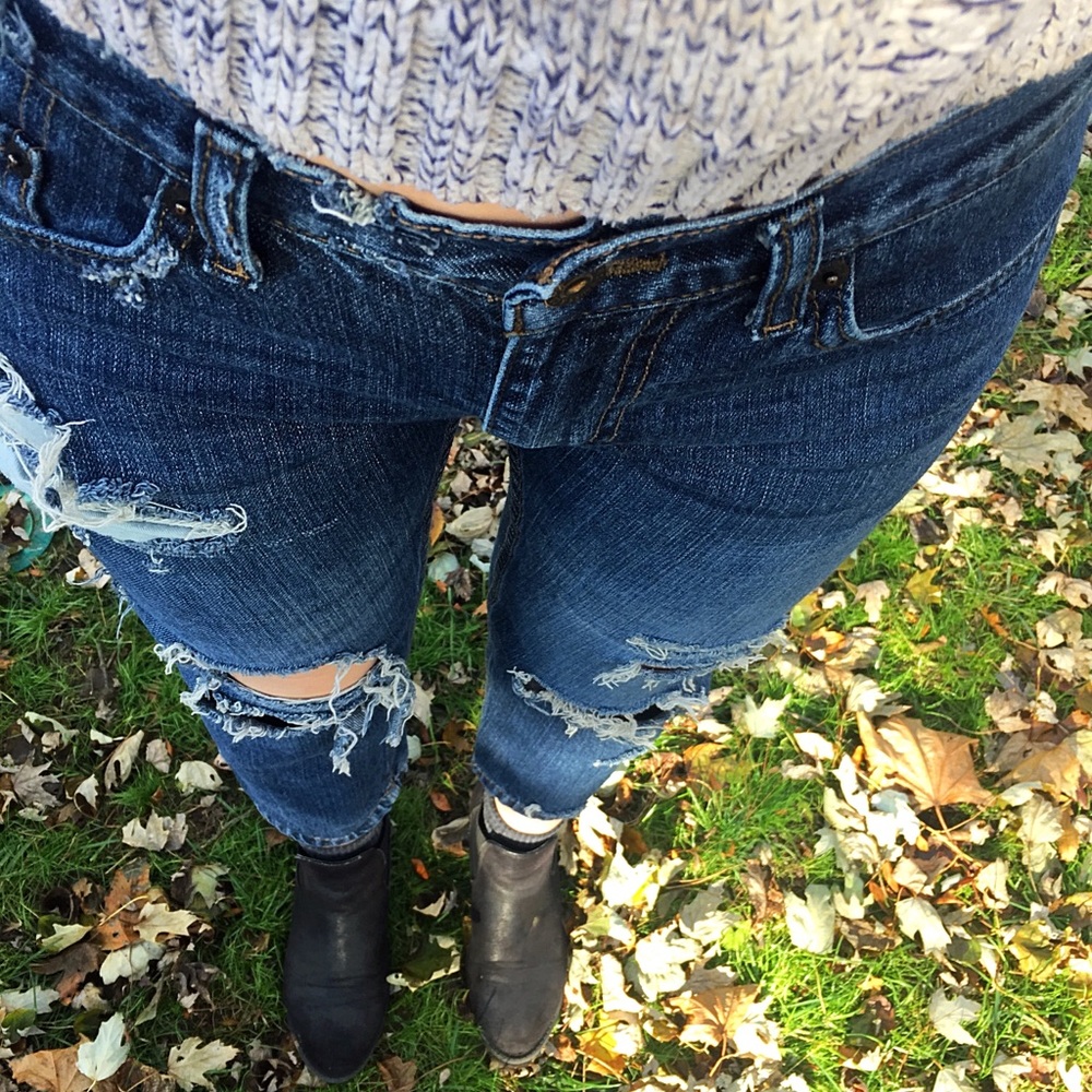 Distressed Levi’s - Picture 5 of 5