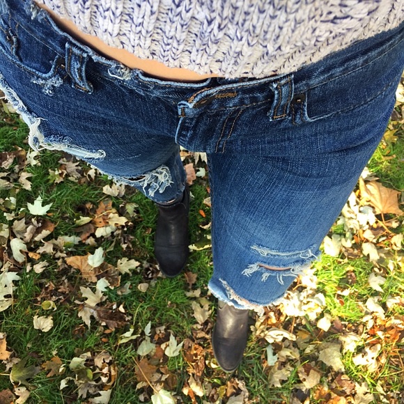 Distressed Levi’s - Picture 4 of 5