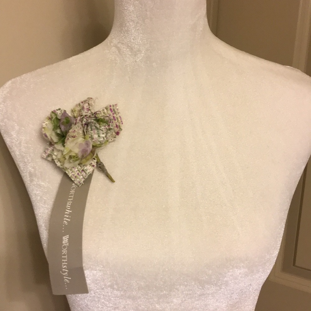 Beautiful Tweed and Silk rose bud brooch - Picture 2 of 5